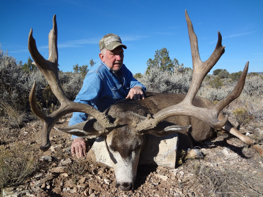 Arizona strip deer hunt Woman